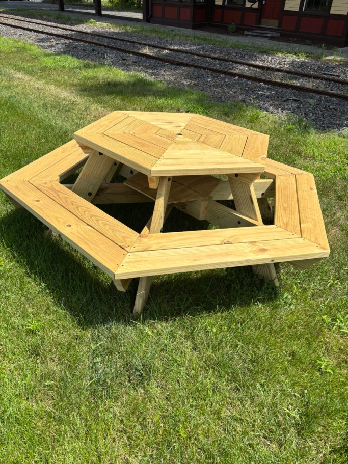 90" Hexagon Picnic Table 90" Hexagon Picnic Table